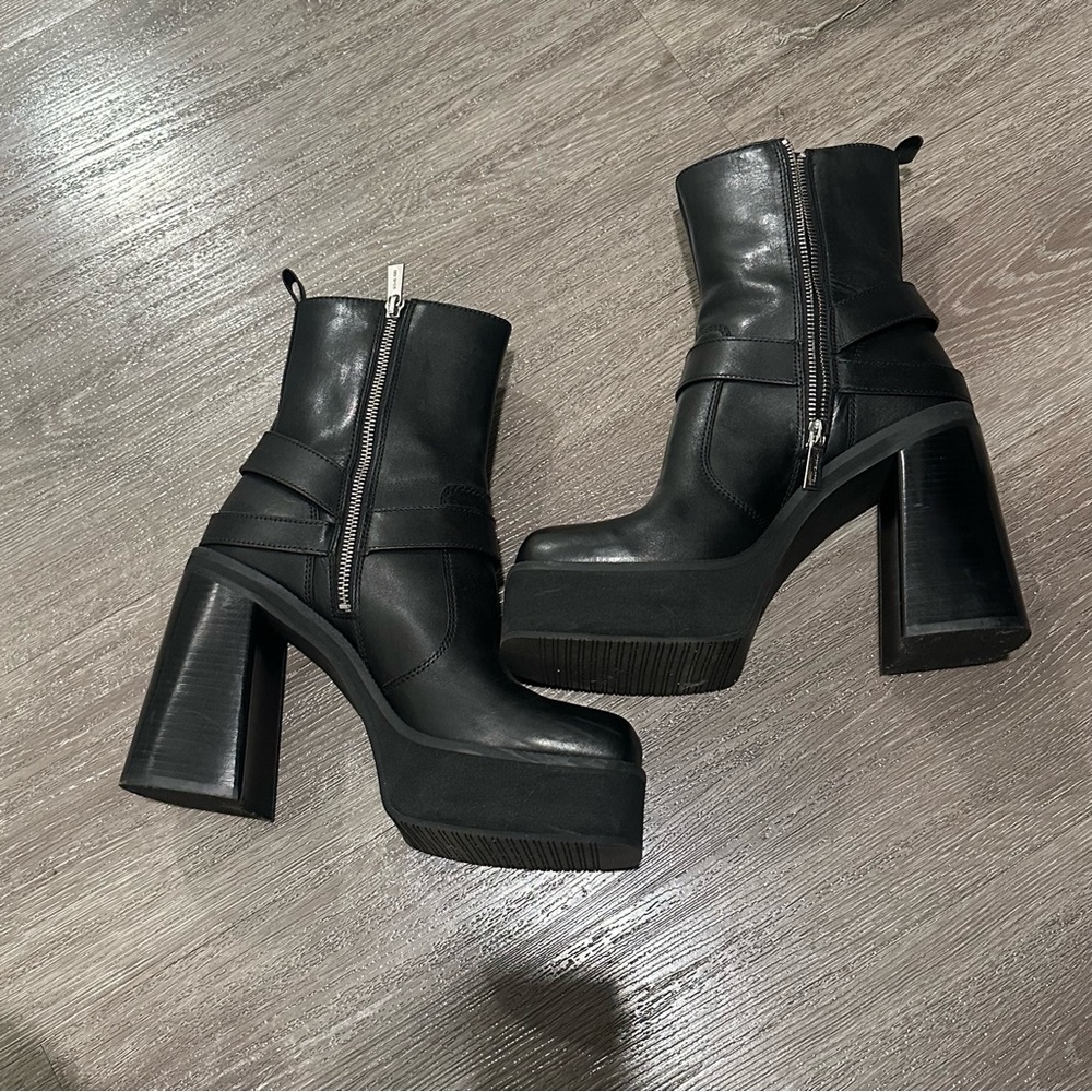 EUC Michael Kors Crosby Leather Moto Booties - Picture 5 of 8
